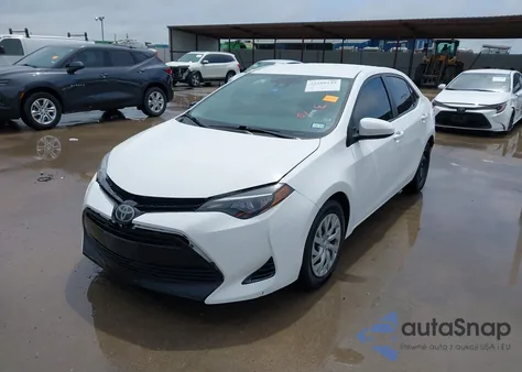 2017 Toyota Corolla Le z USA, uszkodzony, nr VIN 5YFBURHE2HP587255
